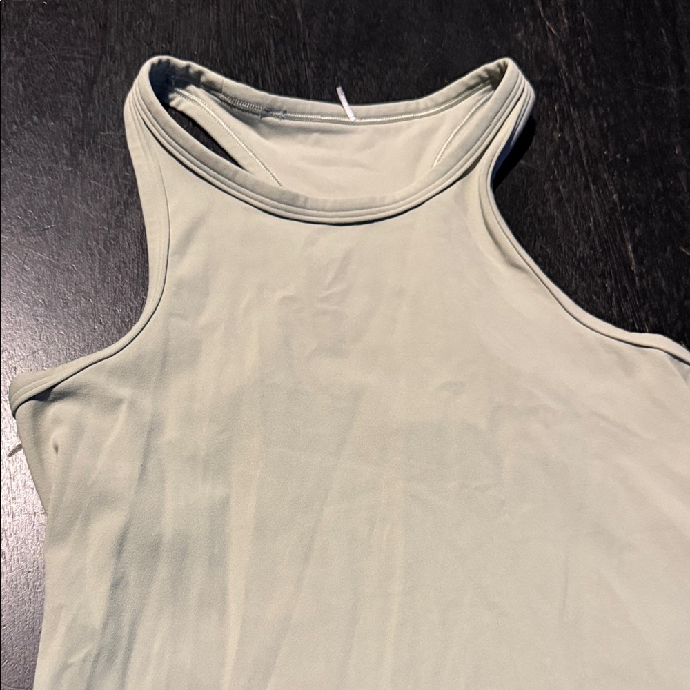 Lululemon Women’s Performance Racerback Tank Top - Cream size 10 - Picture 2 of 5